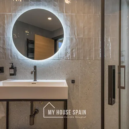 Nova By Myhousespain Guest house